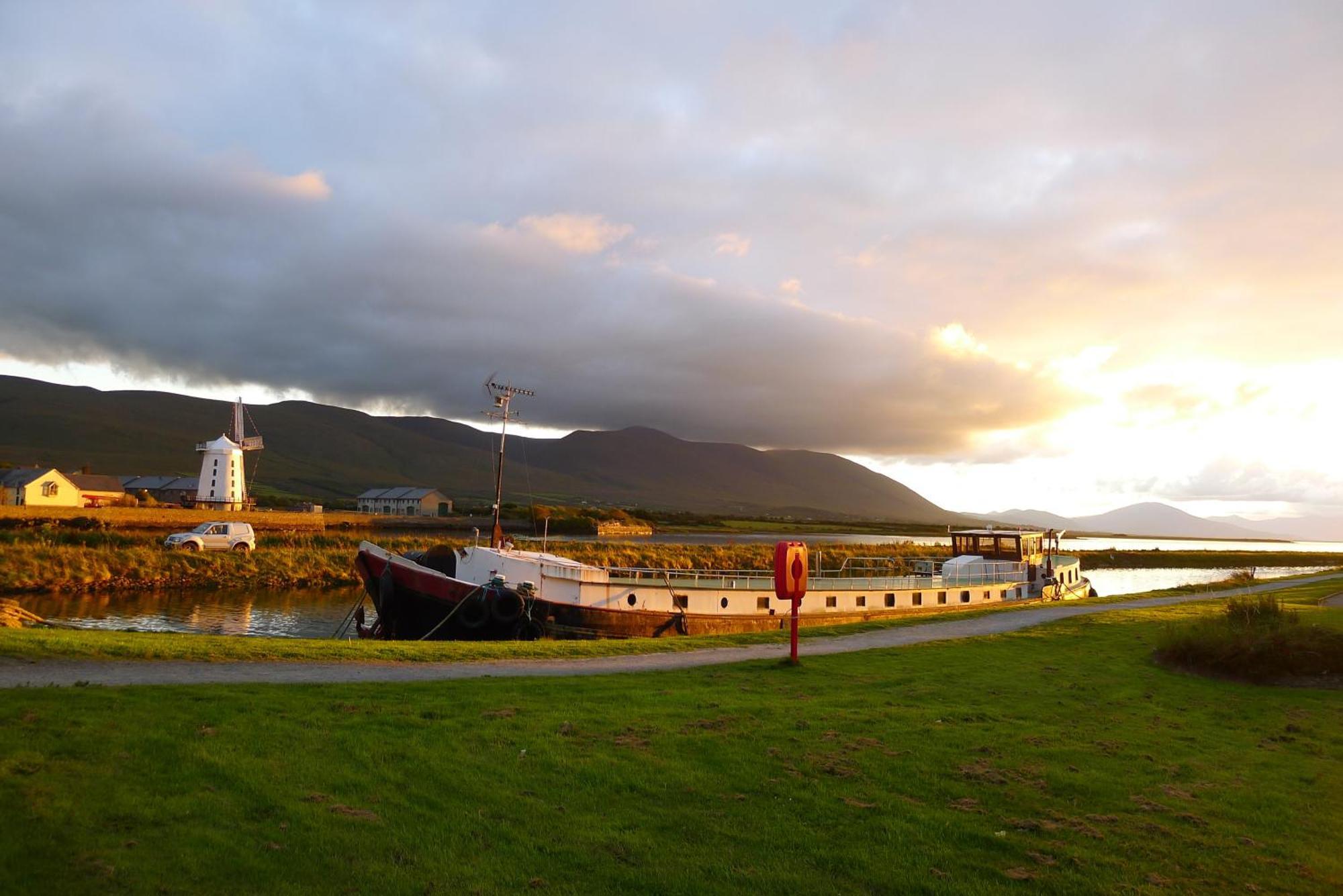 Keanes Of Curraheen, Bar, Restaurant & Accommodation Tralee Exterior photo